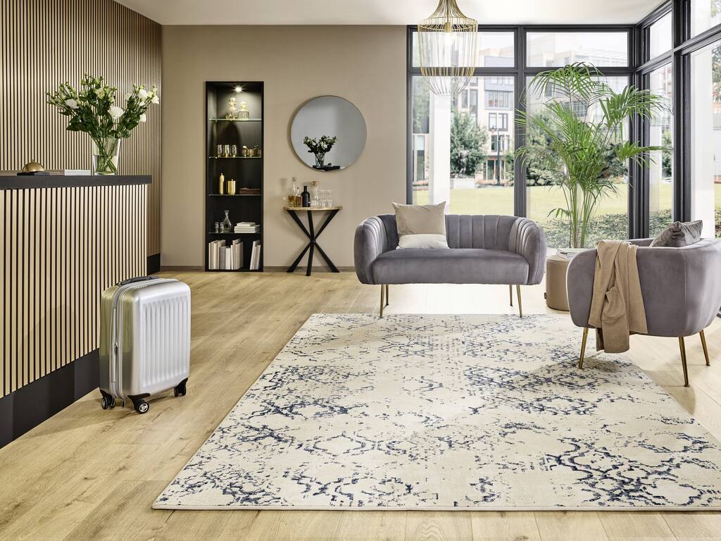 Laminat verlegen Magdeburg Berlin Leipzig - Professionell verlegter Eichen-Laminatboden